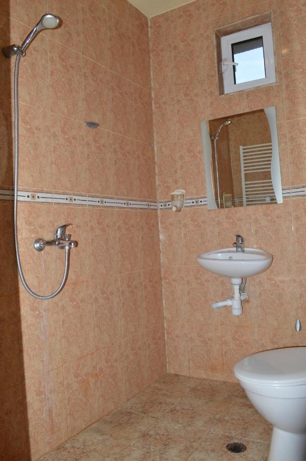 Dionis Hotel Petrich  ภายนอก รูปภาพ