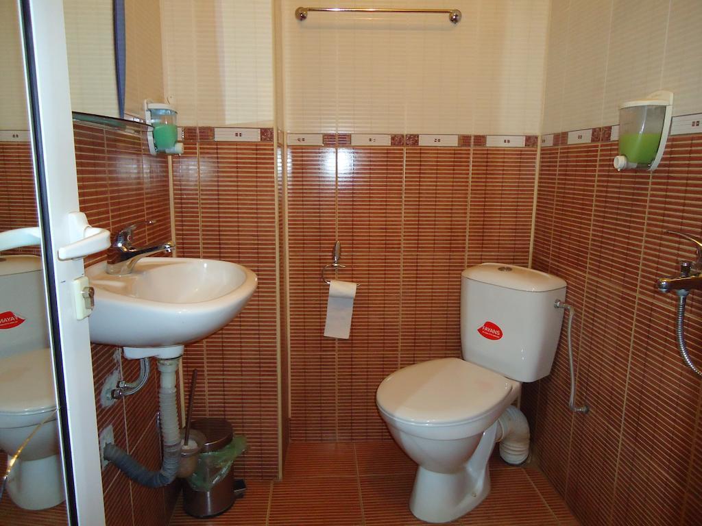 Dionis Hotel Petrich  ภายนอก รูปภาพ