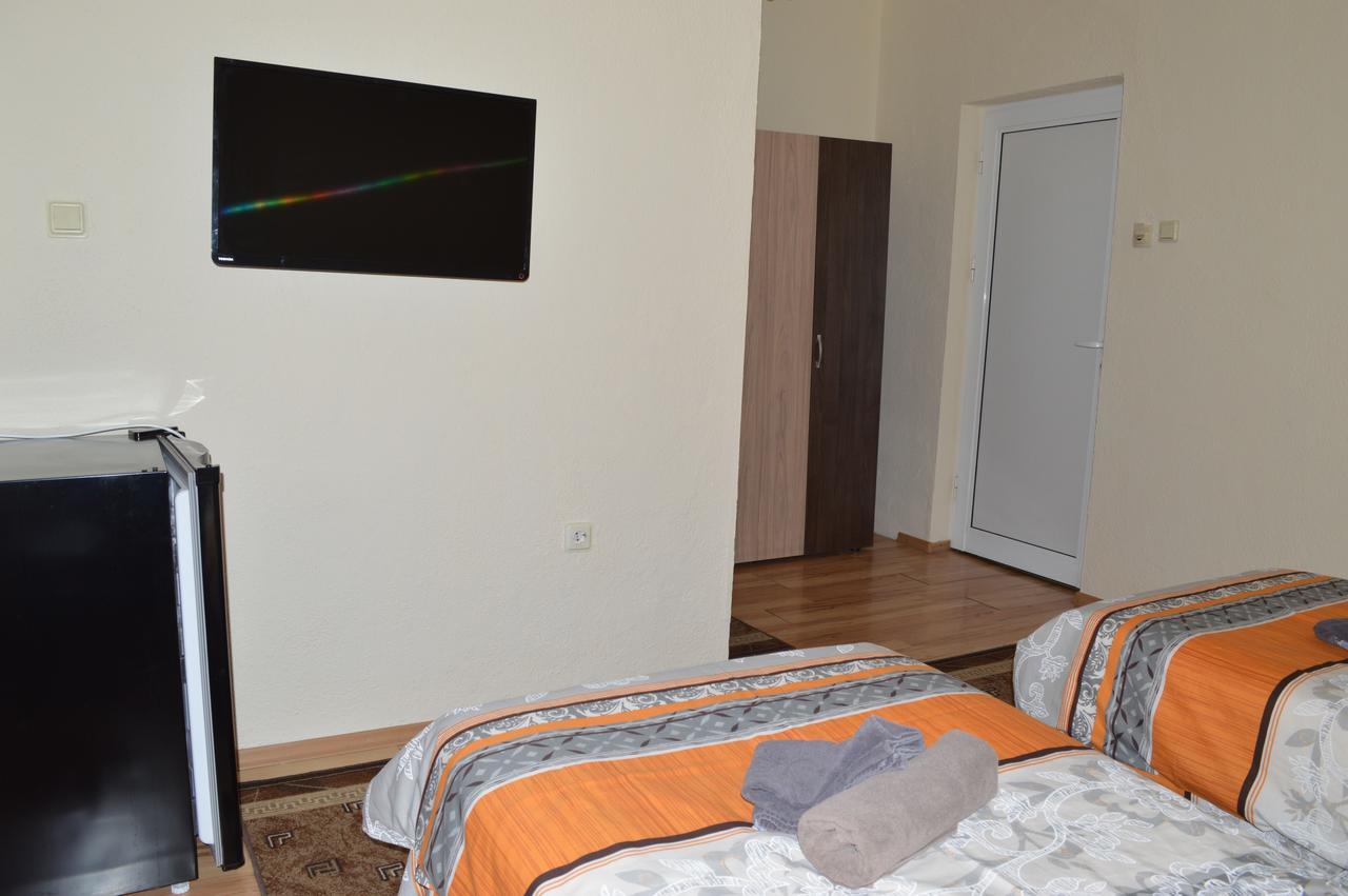 Dionis Hotel Petrich  ภายนอก รูปภาพ