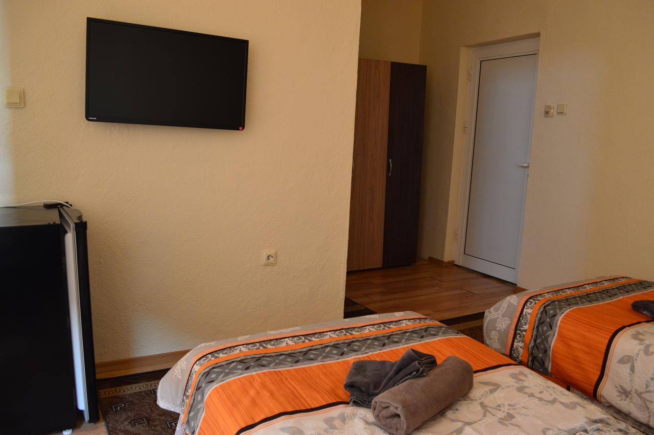 Dionis Hotel Petrich  ภายนอก รูปภาพ