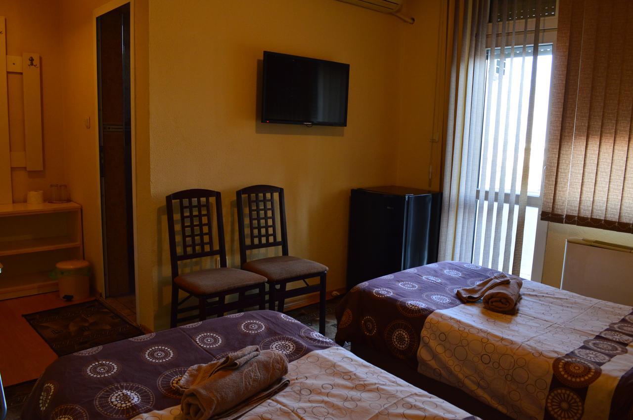Dionis Hotel Petrich  ภายนอก รูปภาพ
