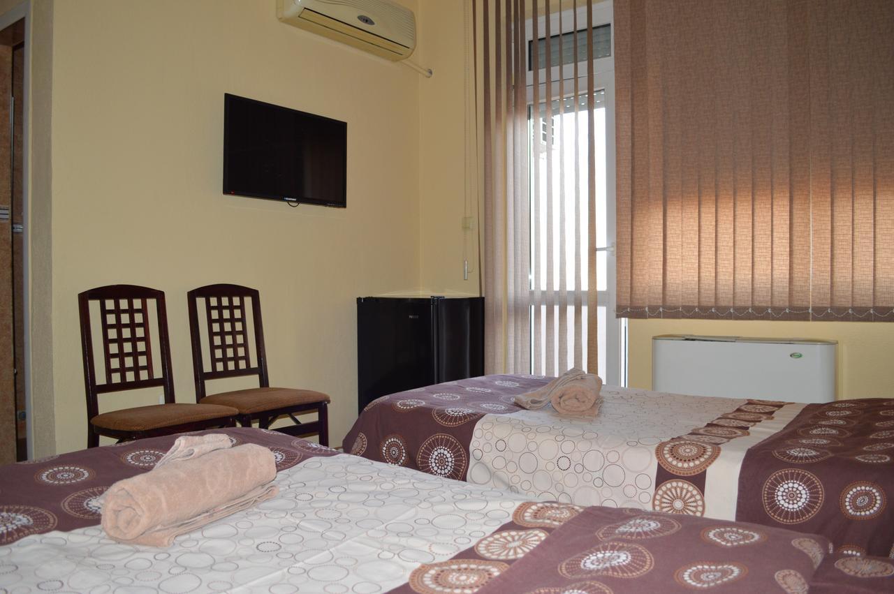 Dionis Hotel Petrich  ภายนอก รูปภาพ