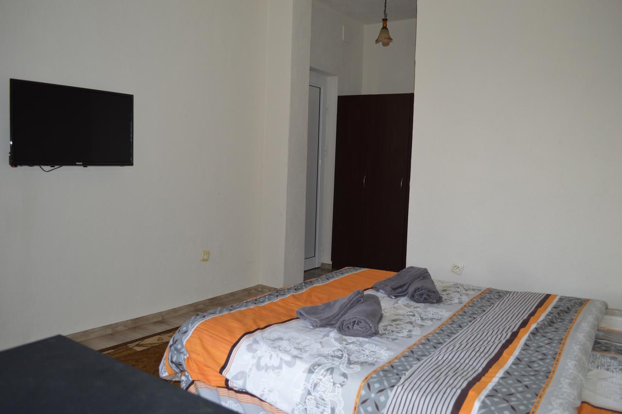 Dionis Hotel Petrich  ภายนอก รูปภาพ